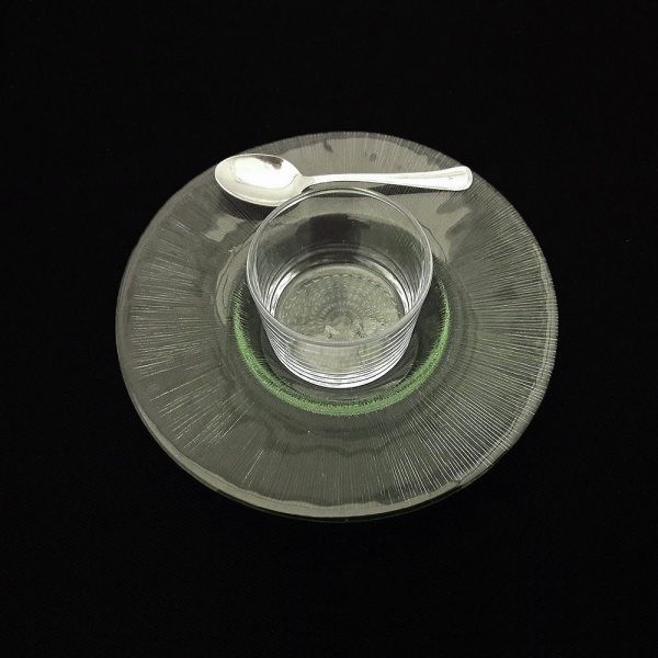 Plato de degustación con vaso para postres líquidos