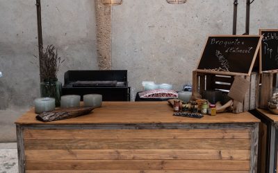 BUFFETS PER A CÀTERING: DISSENY, RESISTÈNCIA I ESTIL PER A ESDEVENIMENTS A L’AIRE LLIURE